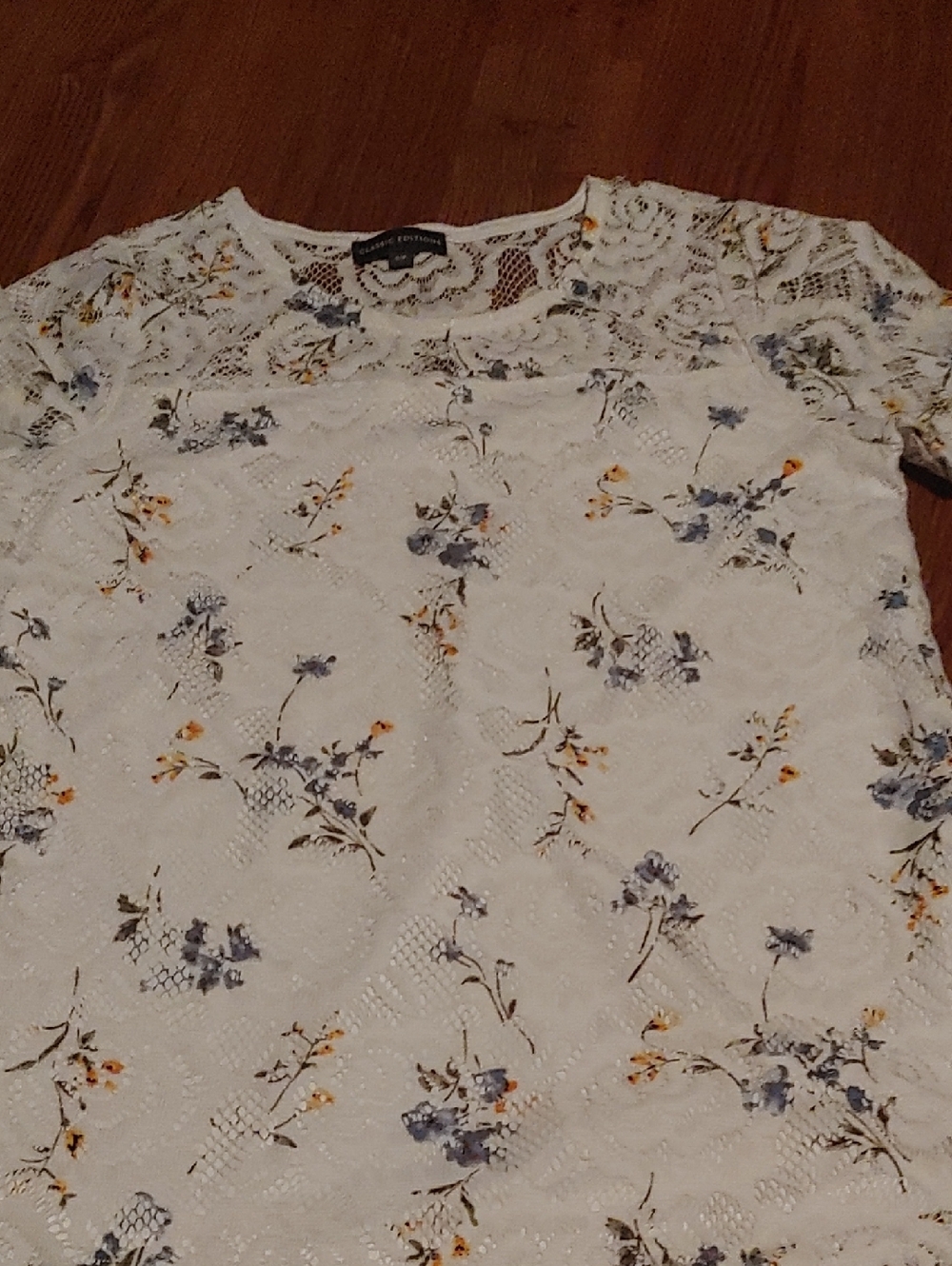 Classic Editions Lace Floral Top Sz SM